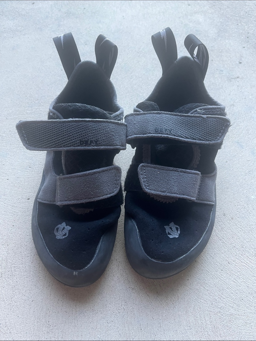 Evolve Defy Climbing Shoes.  Size 6 men, 7 women, 38 EU